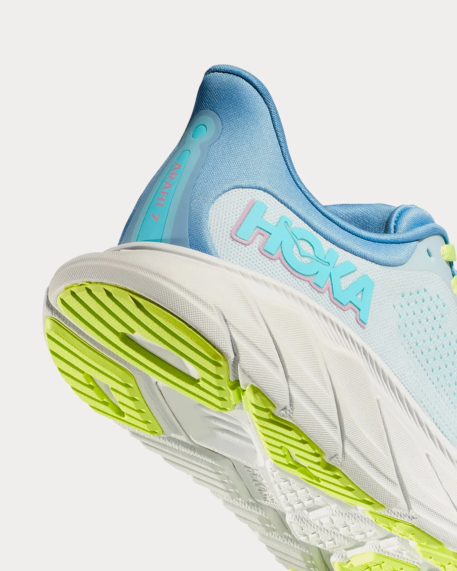 Arahi 7 Illusion / Dusk Running Shoes