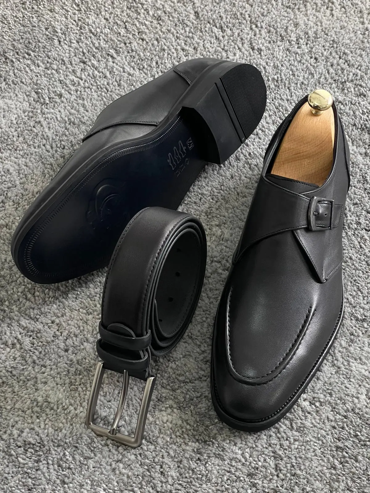 Carrara Black Classic Shoes