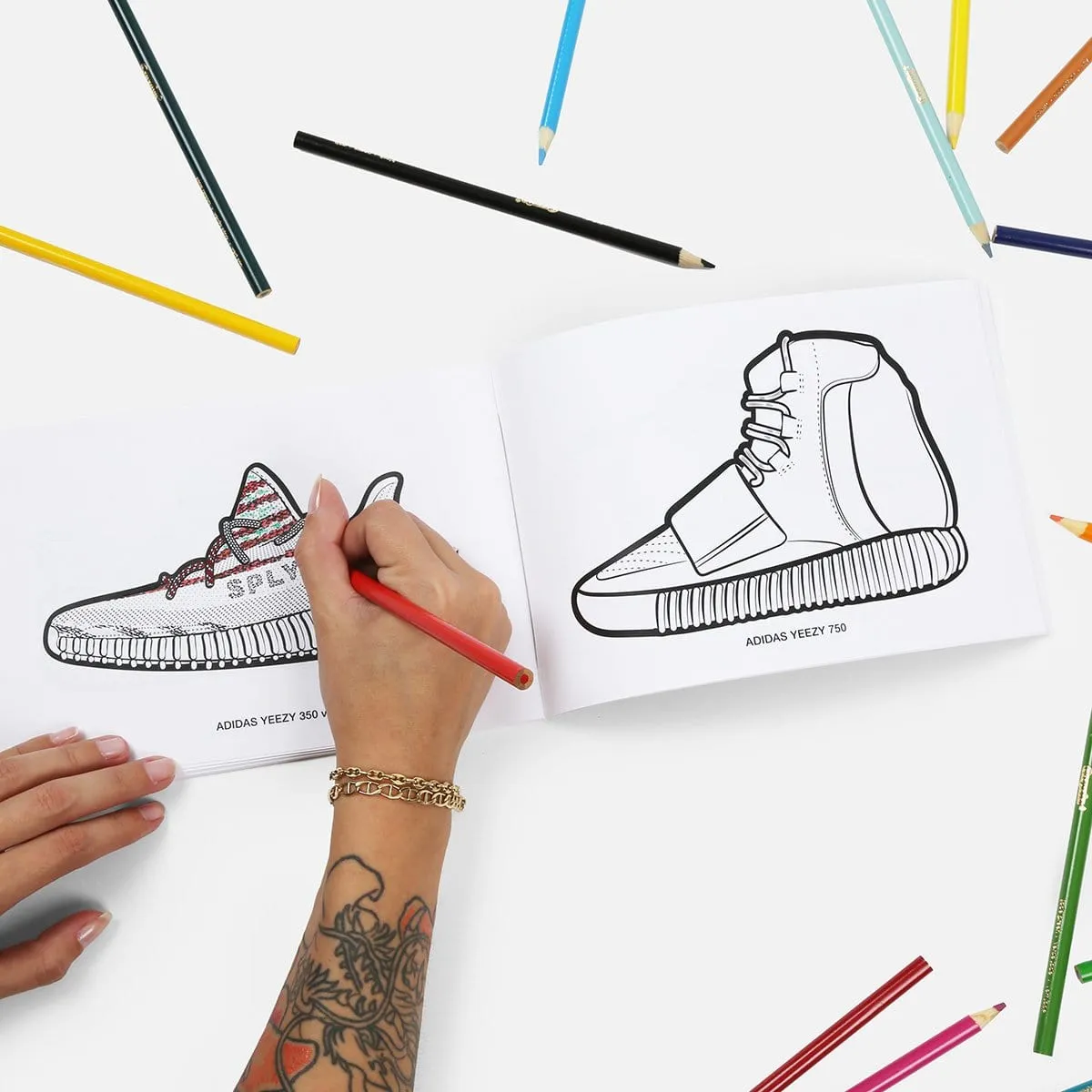 Colorways COLORWAYS - A SNEAKER COLORING BOOK