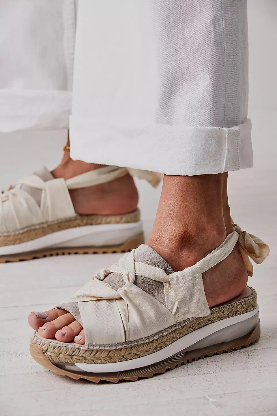 Free People Shoes Chapmin Sport Sandals in Ivory