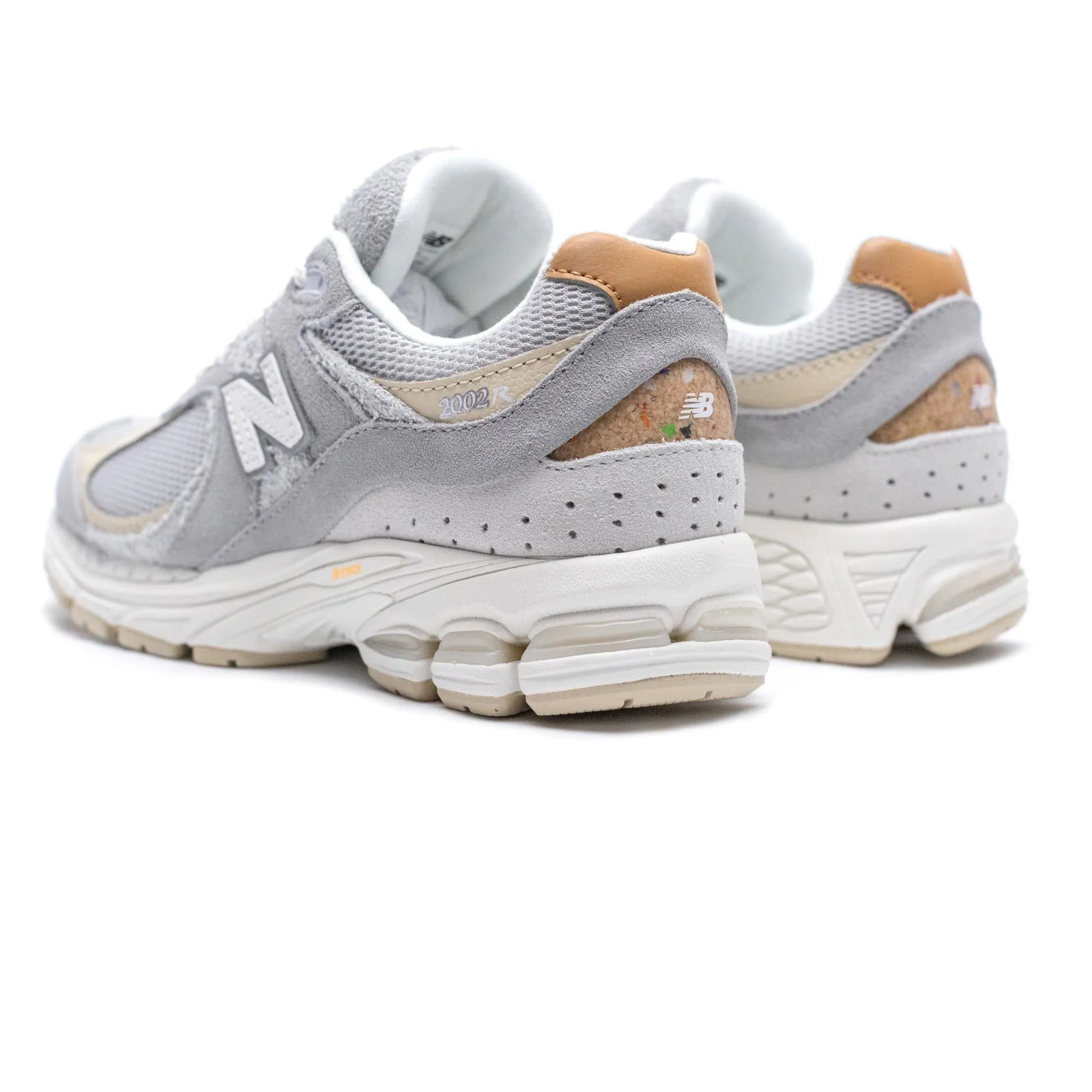 New Balance Men's 2002r Shoes - Concrete Grey / Beige