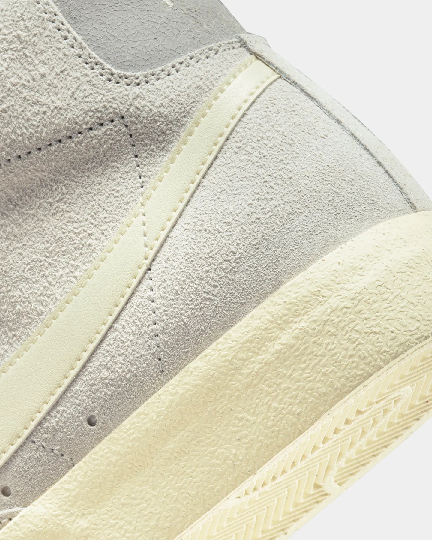 Nike Blazer Mid '77 Premium Vintage Light Bone/Coco