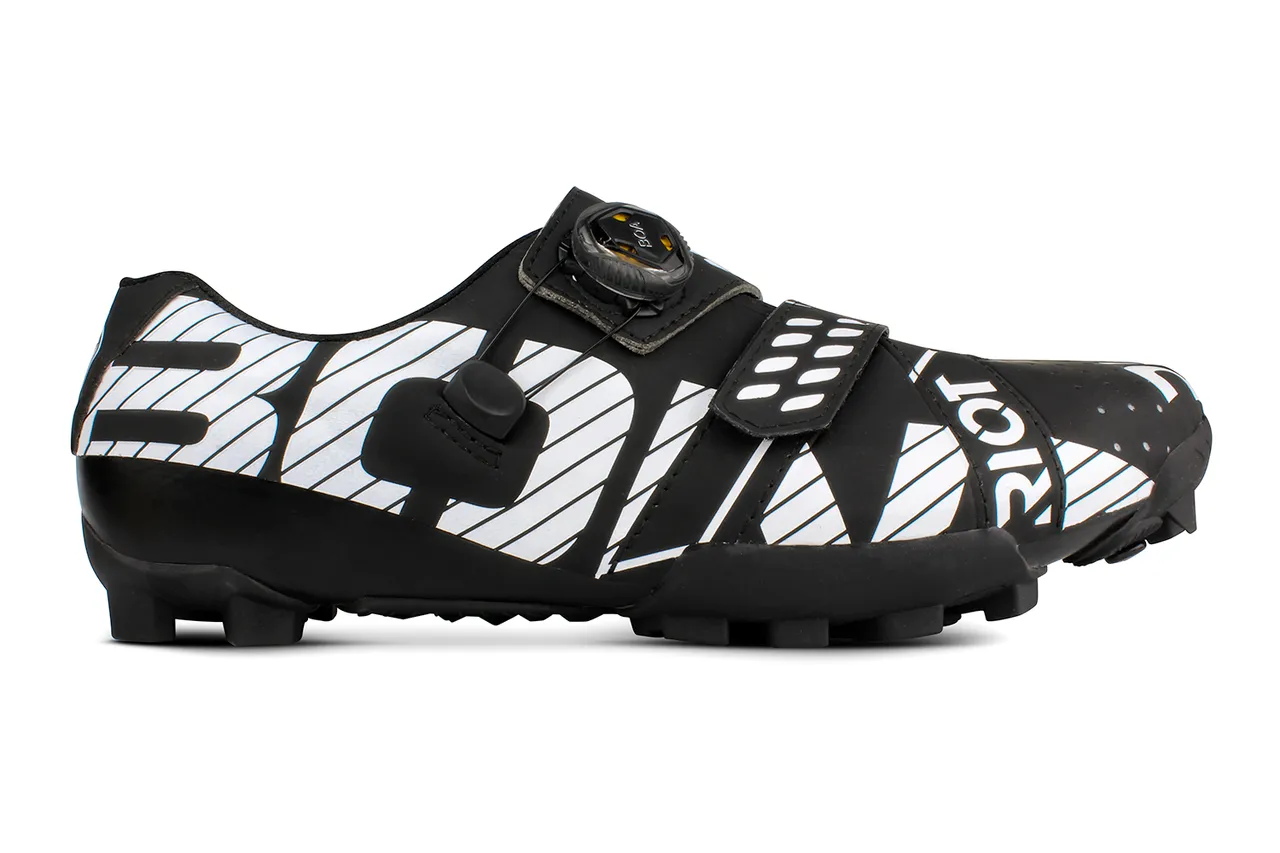 Riot MTB  Black/White