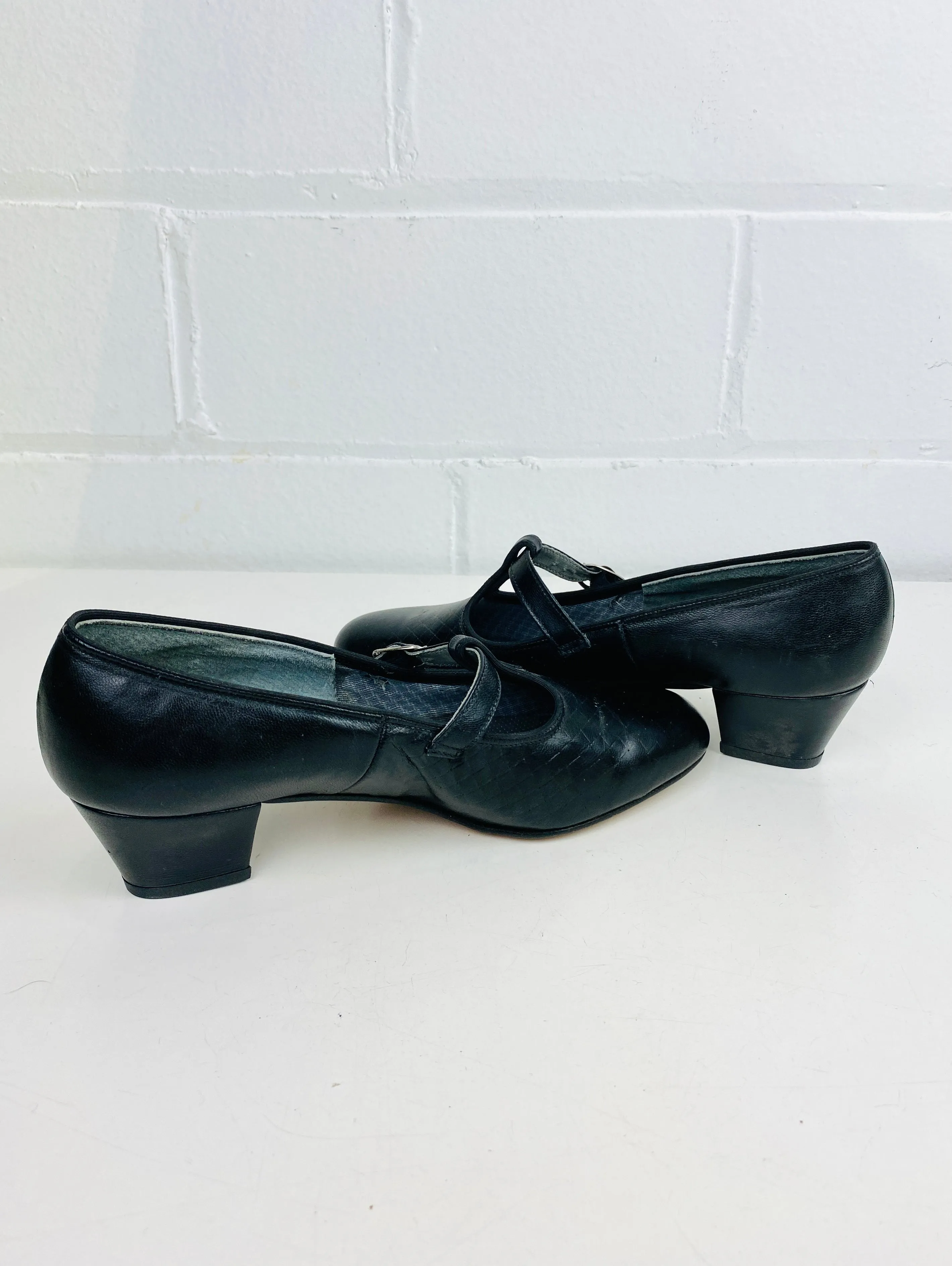 Vintage Deadstock Shoes, Women's 1980s Black Leather Cuban Heel T-Strap Pump's, NOS, 8595